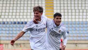 Nico Paz celebra con Yusi su gol al Athletic en las semifinales de la Copa del Rey Juvenil.