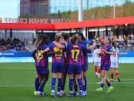 Las jugadoras del Barcelona celebran un gol.
