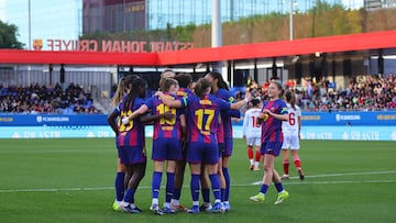 Las jugadoras del Barcelona celebran un gol.