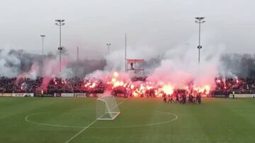 Da envidia verlo: los fans del Ajax apoyaron así en el entrenamiento