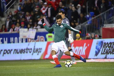 Tras la baja de Néstor Araujo, las probabilidades de Alanís de estar en la Copa del Mundo crecen. Miguel Herrera lo convocó en el 2014 a la selección pero no lo llevó a Brasil.