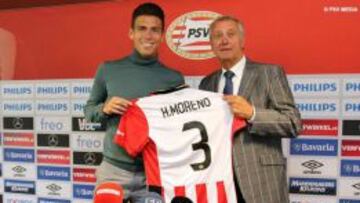 H&eacute;ctor Moreno en su presentaci&oacute;n con el PSV.