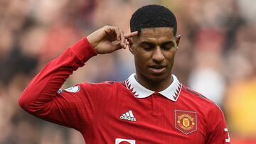 Marcus Rashford, jugador del Manchester United, celebra un gol.