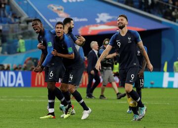 Los galos están en su tercera final de su historia, todas ellas en los recientes seis mundiales o 20 años. En las anteriores, se erigieron campeones en casa, cuando vencieron por 3-0 a Brasil como locales, mientras que en Alemania 2006 cayeron en penales ante Italia.