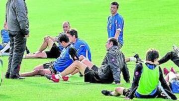 <b>A TRABAJAR. </b>Manzano, en un descanso del entrenamiento.