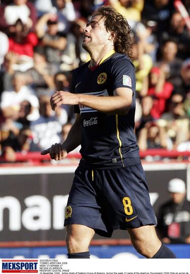 El 'Pocho' Insúa se perdió el Clausura 2008 luego de sufrir una rotura del ligamento anterior de la rodilla izquierda durante un partido del Interliga contra Morelia en Houston, Texas.