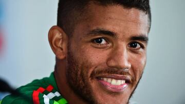 Jonathan Dos Santos durante una rueda de prensa con México.