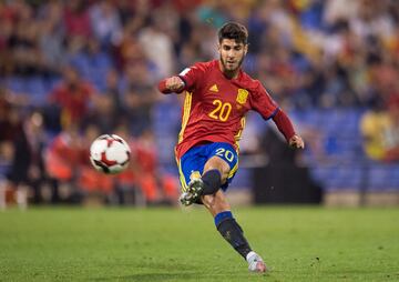 Spain, winger, (21).