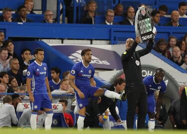 Cesc Fàbregas: “Sitting on the bench hurts”