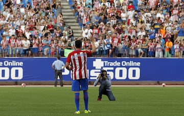 Todas las imágenes del primer día de Gaitán de rojiblanco