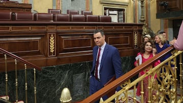 El presidente del Gobierno, pedro Sánchez, y la vicepresidenta primera y ministra de Hacienda, María Jesús Montero, a su llegada a una sesión de control al Gobierno, en el Congreso de los Diputados, a 24 de abril de 2024, en Madrid (España). Durante la sesión de control, se han abordado cuestiones relacionadas con el aumento del precio de la vivienda, la renta básica de las comunidades autónomas y las pensiones no contributivas, y la solicitud por parte de ERC de una financiación justa para todas las comunidades autónomas, entre otros. Por otra parte, el presidente del Gobierno se ha pronunciado tras la noticia de la investigación judicial a su esposa por presunto tráfico de influencias y corrupción en los negocios.
24 ABRIL 2024;MADRID;CONGRESO DE LOS DIPUTADOS;SESION DE CONTROL
Jesús Hellín   / Europa Press
24/04/2024