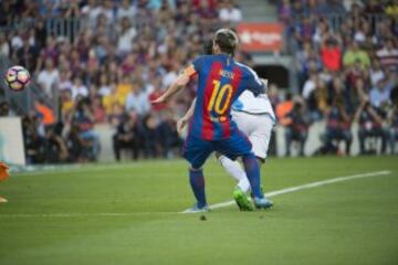 Leo Messi marca el 4-0.