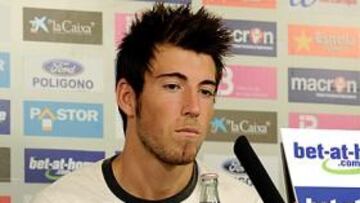 <b>ILUSIONADO. </b>Sergi Enrich habló en la rueda de prensa sobre su rol en el Real Mallorca.