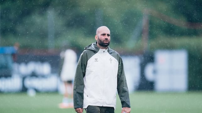 Giráldez: “El club me transmite que cuenta conmigo”