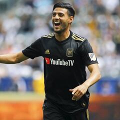 El enorme gesto de Carlos Vela con niño con parálisis cerebral