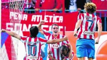 Los jugadores rojiblancos celebran uno de los tantos conseguidos