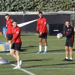 Saúl se entrena con el Atlético y Hermoso prueba como lateral