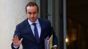 French Defence Minister Sebastien Lecornu arrives at the Elysee Palace, on the day of a summit of the "Coalition of the Willing", in Paris, France, September 4, 2025. REUTERS/Sarah Meyssonnier