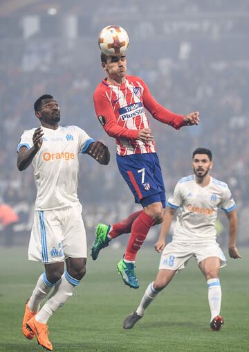 Antoine Griezmann y Andre-Frank Zambo Anguissa.