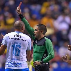 Expulsan a Santiago Solari por meterse a reclamar a la cancha