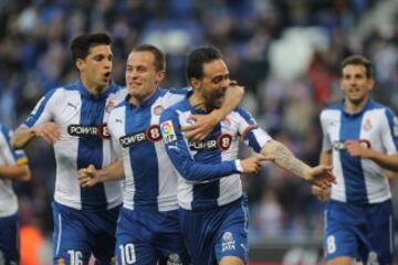 Los jugadores del RCD Espanyol celebran el gol de Sergio García 