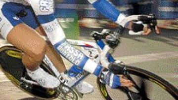 <b>CON 22 AÑITOS.</B> El joven suizo Fabian Cancellara, compañero de Aitor González en el Fassa Bortolo, consiguió ayer su 12ª victoria de profesional en el prólogo del prestigioso Tour de Romandía.