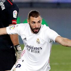 Mucho Benzema y pocas piernas