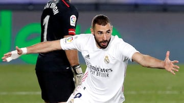 Así celebró Benzema el segundo gol del Madrid.