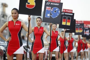 Ecclestone rails against F1's reverse on grid girls