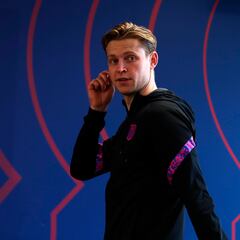 De Jong won’t take a pay cut to stay at Barca, says agent