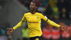 Adri&aacute;n Ramos, del Borussia Dortmund, celebrando un gol ante el Augsburgo.