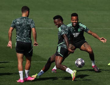 Vinicius y Militao, durante el último entrenamiento del Real Madrid.