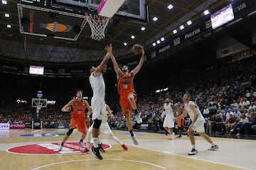 La victoria del Real Madrid ante el Valencia Basket en imágenes