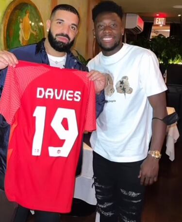 Sigue la maldicin de Drake