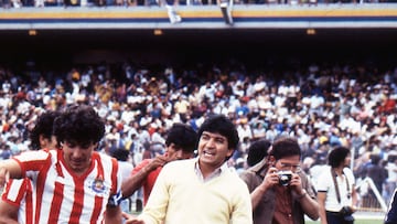 Foto Historica de Alberto Guerra Technical Director of the Chivas Sports Club of Guadalajara in 1987.

Foto Historica de Alberto Guerra Director Tecnico del Club Deportivo Chivas del Guadalajara en 1987.

1987/MEXSPORT/David Leah.