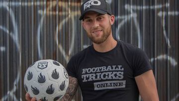 14/08/17 FOTOS ENTREVISTA A GUIDO YOUTUBER DEL CANAL FOOTBALL TRICKS ONLINE
FOTO ENVIADA LOURDES.REBOLLO.