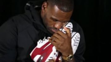 LeBron: "Si usas mis 'zapas' contra mí, te voy a reventar"