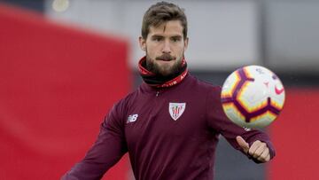 I&ntilde;igo Mart&iacute;nez, en el entrenamiento de ayer en Lezama.