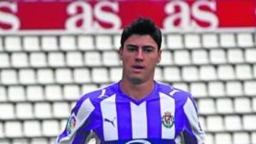 <b>POSÓ EN EL ESTADIO. </b>Pedro Oldoni hizo las delicias de los medios de comunicación y los aficionados.