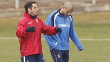 Aranda conversa con Jiménez sobre su polémica situación.