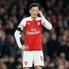 El Arsenal homenajea al Leicester ante el Liverpool