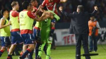 Daniel Villalva celebra el gol del Veracruz en el duelo de Cuartos de Final ante Pumas en la Liga MX. 