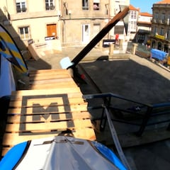 Frenético descenso urbano en bici por las calles de Vigo