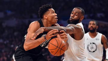 Giannis Antetokounmpo y LeBron James, durante el All Star Game en 2018.