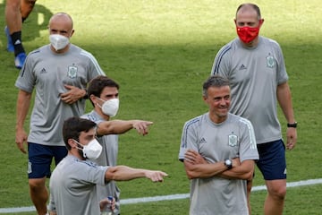 Luis Enrique y su cuerpo técnico.