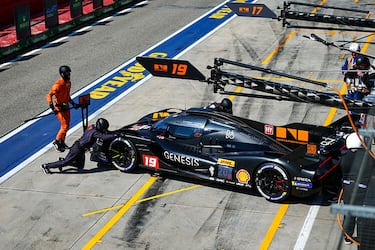 Toyota sale de su escondite