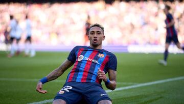 Raphinha celebra su gol ante el Valencia.