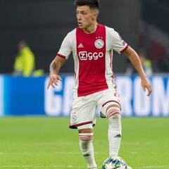 Lisandro Martínez pide un lugar