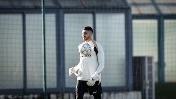 Lisboa (Portugal), 19/01/2026.- Sporting player Rui Silva attend a training session of the team in Alcochete, Portugal, 19 January 2026. Sporting face PSG in a UEFA Champions League match on 20 January. (Liga de Campeones) EFE/EPA/ANTONIO PEDRO SANTOS