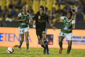 Posición: Mediocampista
Equipo: Tigres UANL